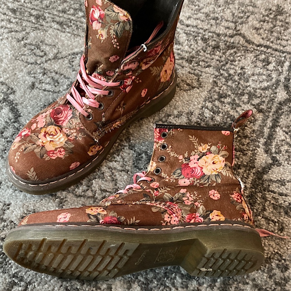 Vintage canvas floral doc Marten boots
